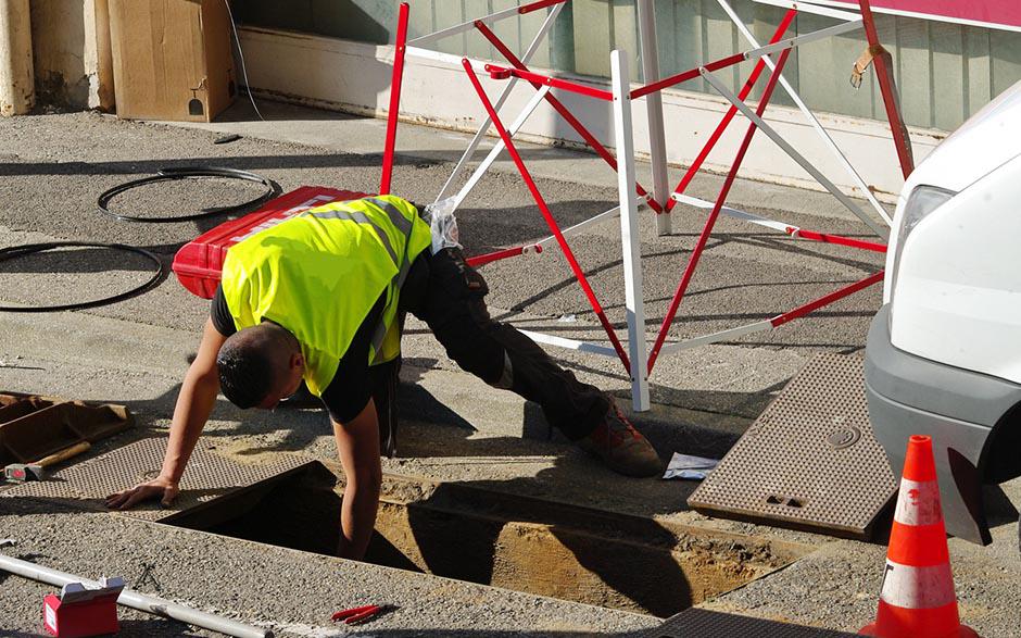 tarif plombier débouchage Suresnes